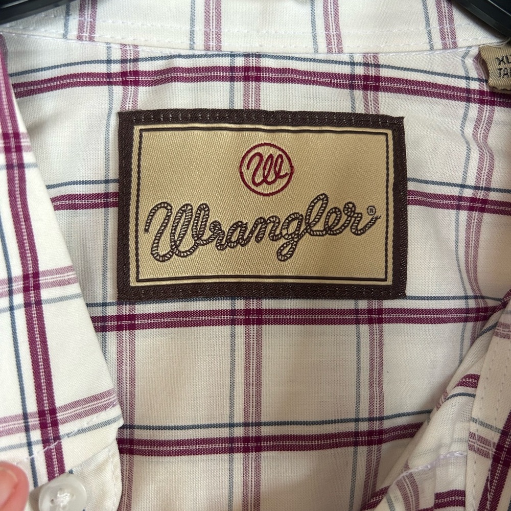 Wrangler White and Red Plaid Men's Shirt - Picture 3 of 3